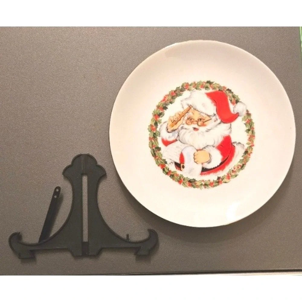 Vintage Avon 1983 Christmas Plate Santa Claus Holly Rim NIB With Box